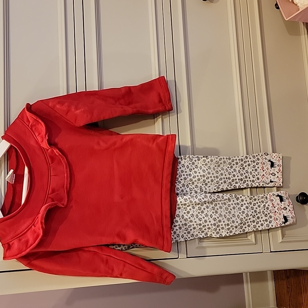 Girl's Christmas outfit. Size 5T